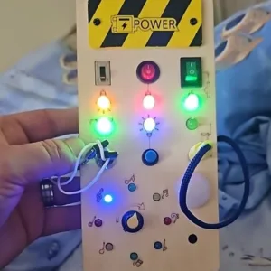 J***y vásárlótól kapott Montessori foglalatos tábla LED fényekkel.