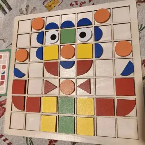 C****r vásárlótól kapott fa geometriai forma mozaik puzzle.