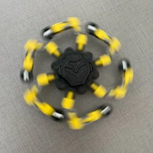 J***a vásárlótól kapott transzformálható robot fidget spinner.