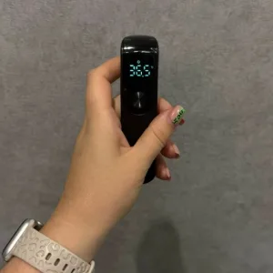 E****a ügyféltől kapott infravörös, érintés nélküli digitális hőmérő.