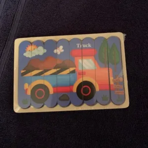 A***a vásárlótól kapott 3D-s fa csík rajzfilm puzzle.