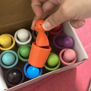 Z****e vásárlótól kapott Peg Babák Poharakban Montessori Színrendező Játék.