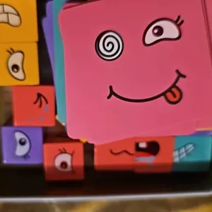O***p ügyféltől kapott Kifejezés Puzzle Építőkocka Játék csengővel.