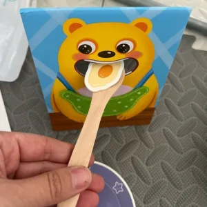 Joc de simulare Montessori de hrănire primit de la cumpărătorul E***a.