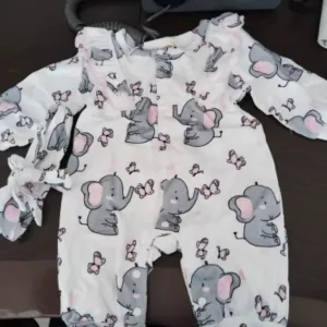 Haină lungă pentru bebeluși cu bandă pentru cap, primită de la cumpărătorul A***n.