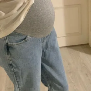 Blugi Over Bump de maternitate, primiți de la cumpărătorul U*****a.