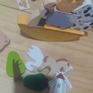 Joc Montessori de stivuire primit de la K**t, blocuri de lemn.